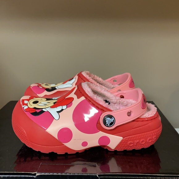 Minnie Mouse Crocs with fuzzy inside - Picture 3 of 6